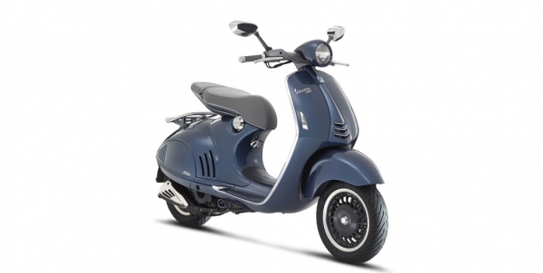 Vespa 946 Scooter