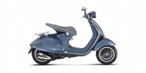 Vespa 946 Scooter