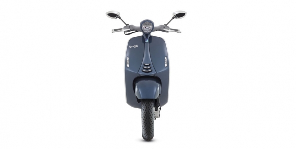 Vespa 946 Scooter