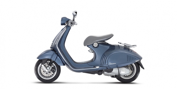 Vespa 946 Scooter