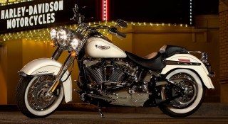Harley Davidson Softail Deluxe Chopper