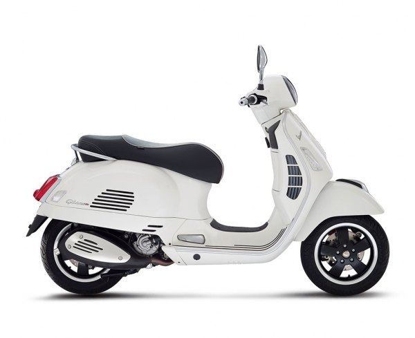 Vespa GTS SUPER 300 I.E. Scooter