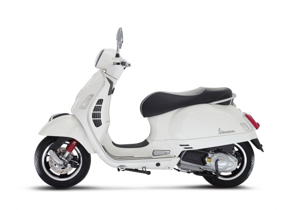Vespa GTS SUPER 300 I.E. Scooter