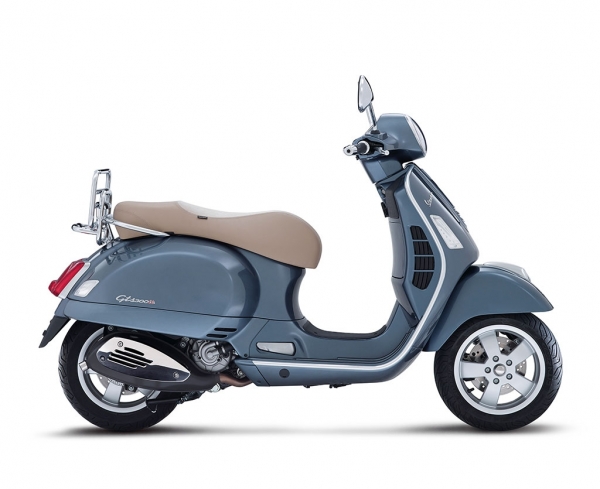 Vespa GTS 250 Scooter