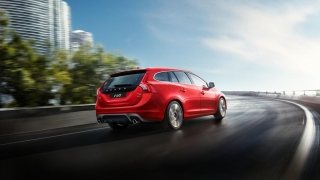 2015 Yeni Volvo V60 T3 1.5 152 HP Geartronic R-Design