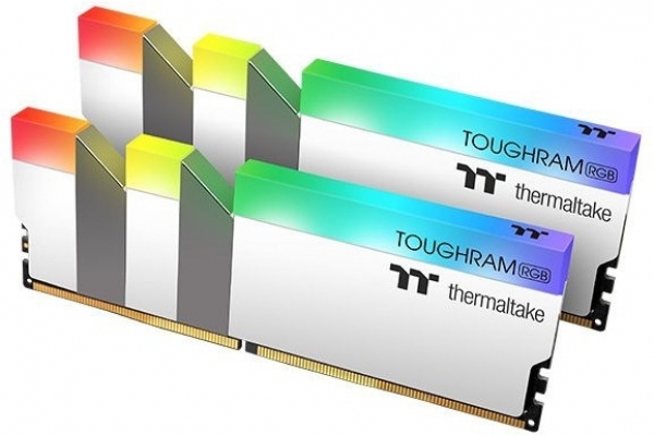 Thermaltake Toughram RGB 16 GB 3600 MT