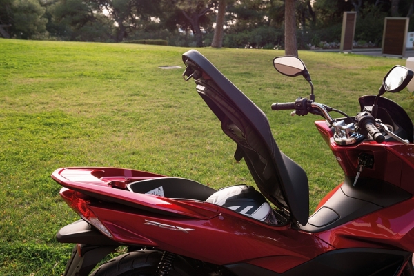Honda PCX 125 Scooter