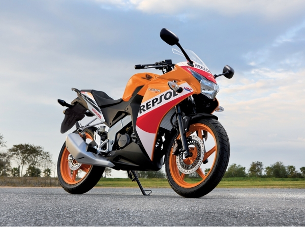 Honda CBR 125R Racing