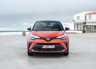 2019 Yeni Toyota C-HR 1.8 Hybrid 122 PS e-CVT Flame (4x2)