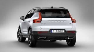 2020 Volvo XC40 T4 2.0 190 HP AWD Geartronic Momentum (4x4)