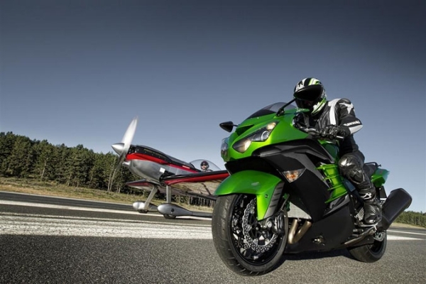 Kawasaki ZZR1400 Racing