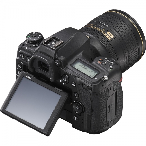 Nikon D780 24-120mm DSLR Fotoğraf Makinesi (24-120 mm)
