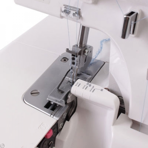 Janome 8002D Overlok ve Reçme Makinesi