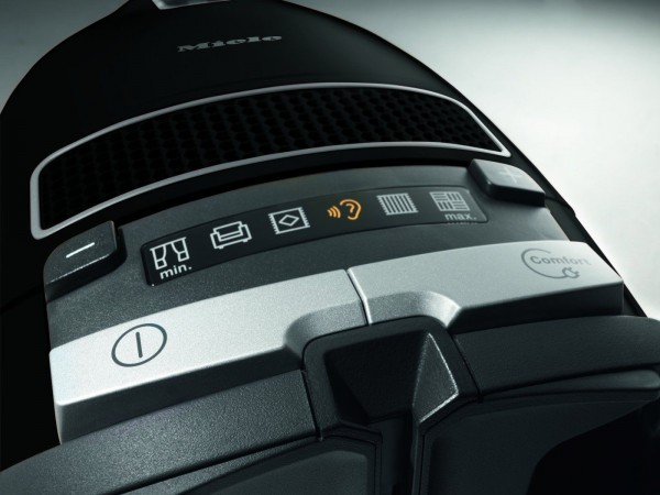 Miele Complete C3 Score Black PowerLine Elektrikli Süpürge