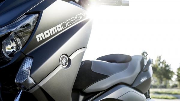 Yamaha X-MAX 250 Momodesign Scooter