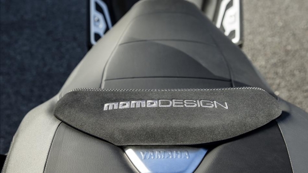 Yamaha X-MAX 250 Momodesign Scooter