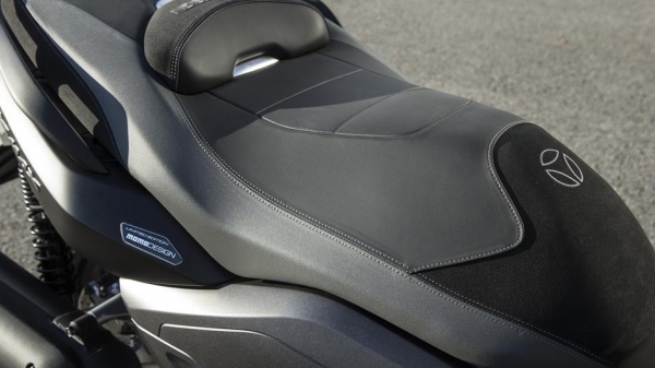Yamaha X-MAX 250 Momodesign Scooter