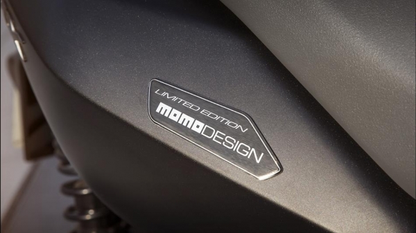 Yamaha X-MAX 250 Momodesign Scooter