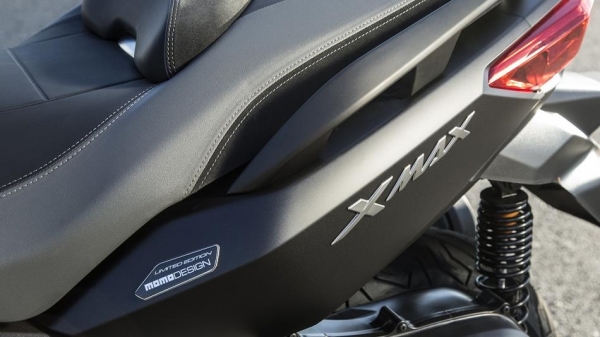 Yamaha X-MAX 250 Momodesign Scooter