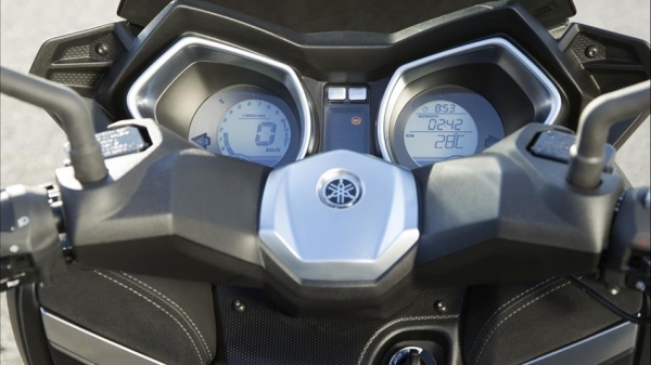 Yamaha X-MAX 250 Momodesign Scooter