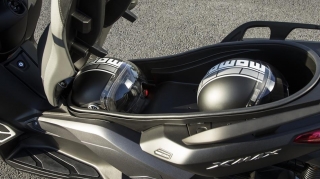 Yamaha X-MAX 250 Momodesign Scooter