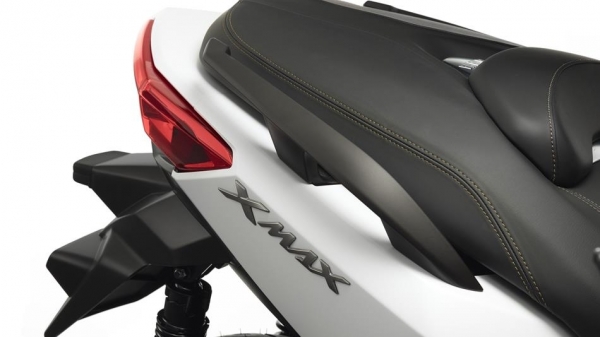 Yamaha X-MAX 400 Scooter