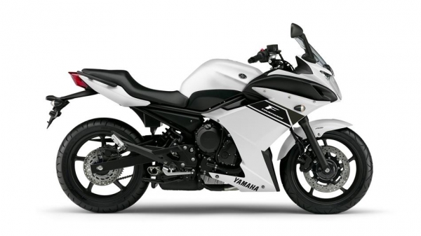 Yamaha XJ6 Diversion F Naked