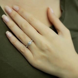 Lova 1050163 0.48 Karat Pırlanta Yüzük