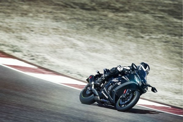 Kawasaki Ninja ZX-10R Winter Test Edition Racing