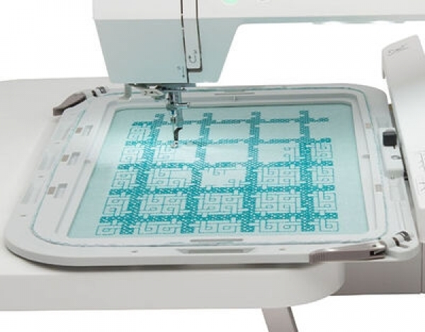 Janome Memory Craft MC550E Dikiş ve Nakış Makinesi