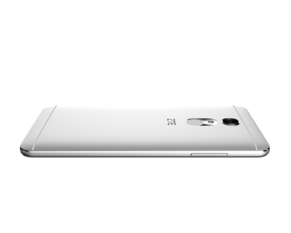ZTE Blade A910