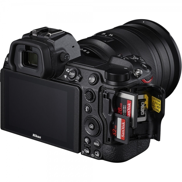 Nikon Z7 II 24-70mm Aynasız Fotoğraf Makinesi (24-70 mm)