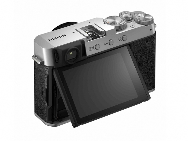 Fujifilm X-E4 18-55mm Aynasız Fotoğraf Makinesi (18-55 mm)