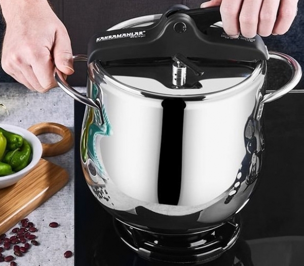 Kahramanlar Platin Düdüklü Tencere (9 Litre)