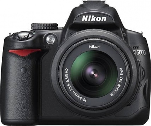 Nikon D5000 18-55mm DSLR Fotoğraf Makinesi