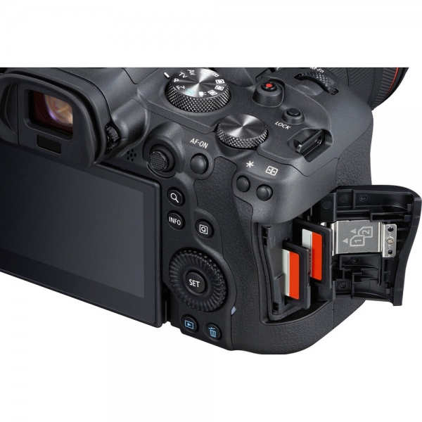 Canon EOS R6 24-105mm Aynasız Fotoğraf Makinesi