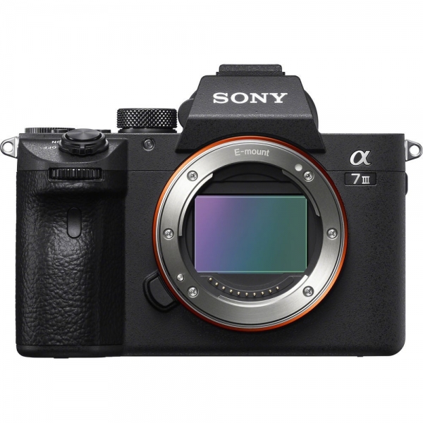 Sony A7 III 16-35mm Aynasız Fotoğraf Makinesi (16-35 mm)