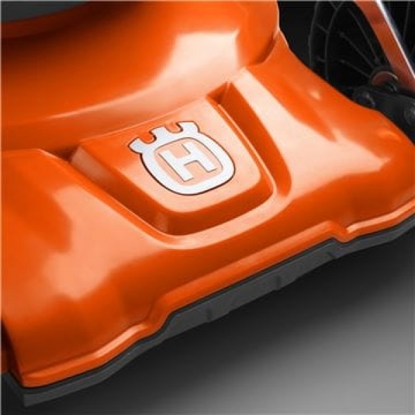 Husqvarna LC 140SP Çim Biçme Makinesi