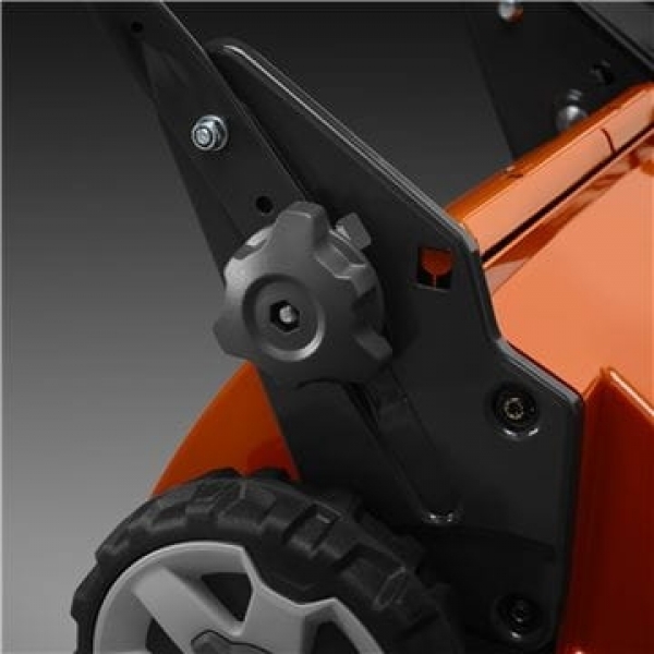 Husqvarna LC 151 Çim Biçme Makinesi