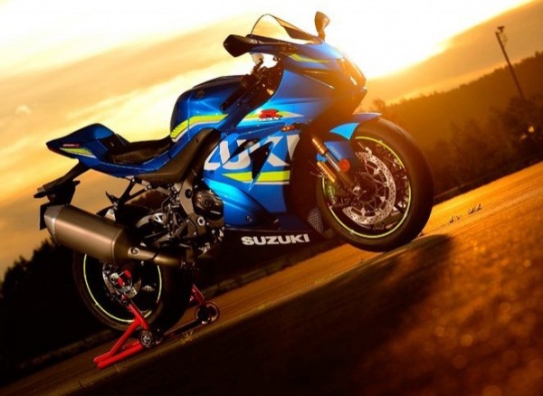 Suzuki GSX-R1000R Racing