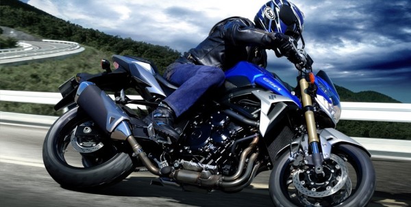 Suzuki GSR 750A Sport