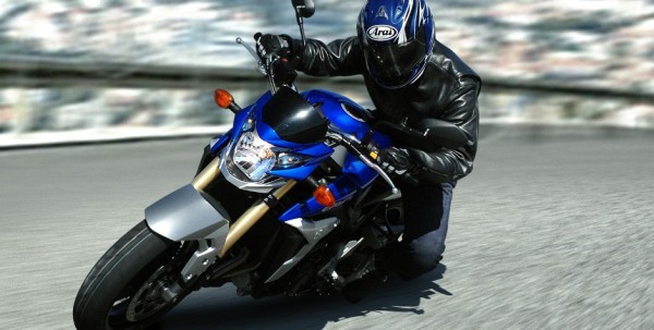 Suzuki GSR 750A Sport