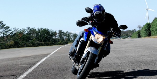 Suzuki GSR 750A Sport
