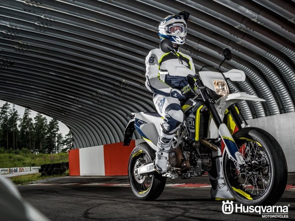 Husqvarna 701 Supermoto Cross