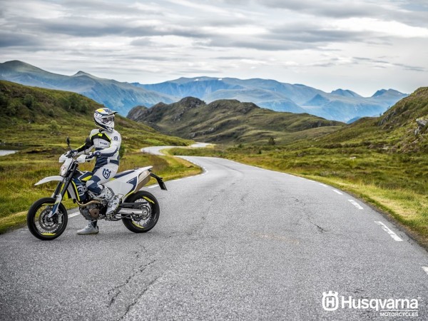 Husqvarna 701 Supermoto Cross