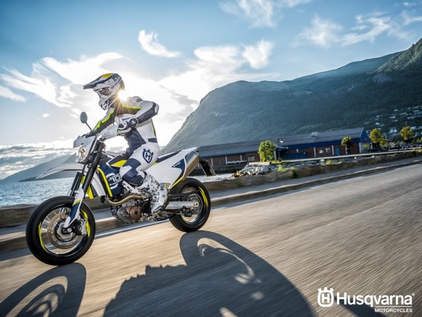 Husqvarna 701 Supermoto Cross