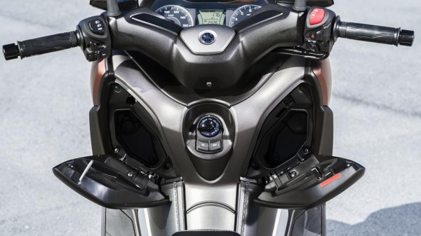 Yamaha X-MAX 300 ABS Scooter
