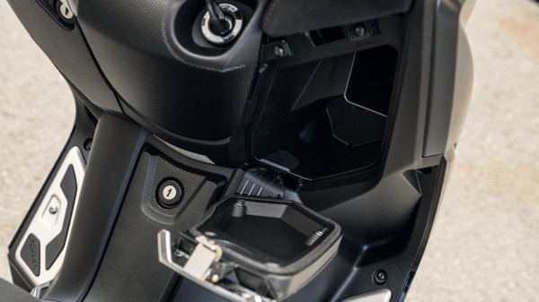 Yamaha X-MAX 250 IRON MAX ABS Scooter