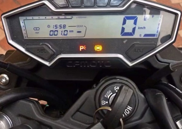 CFMOTO 400 NK Naked
