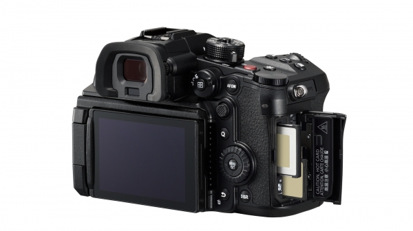 Panasonic Lumix GH6 Aynasız Fotoğraf Makinesi